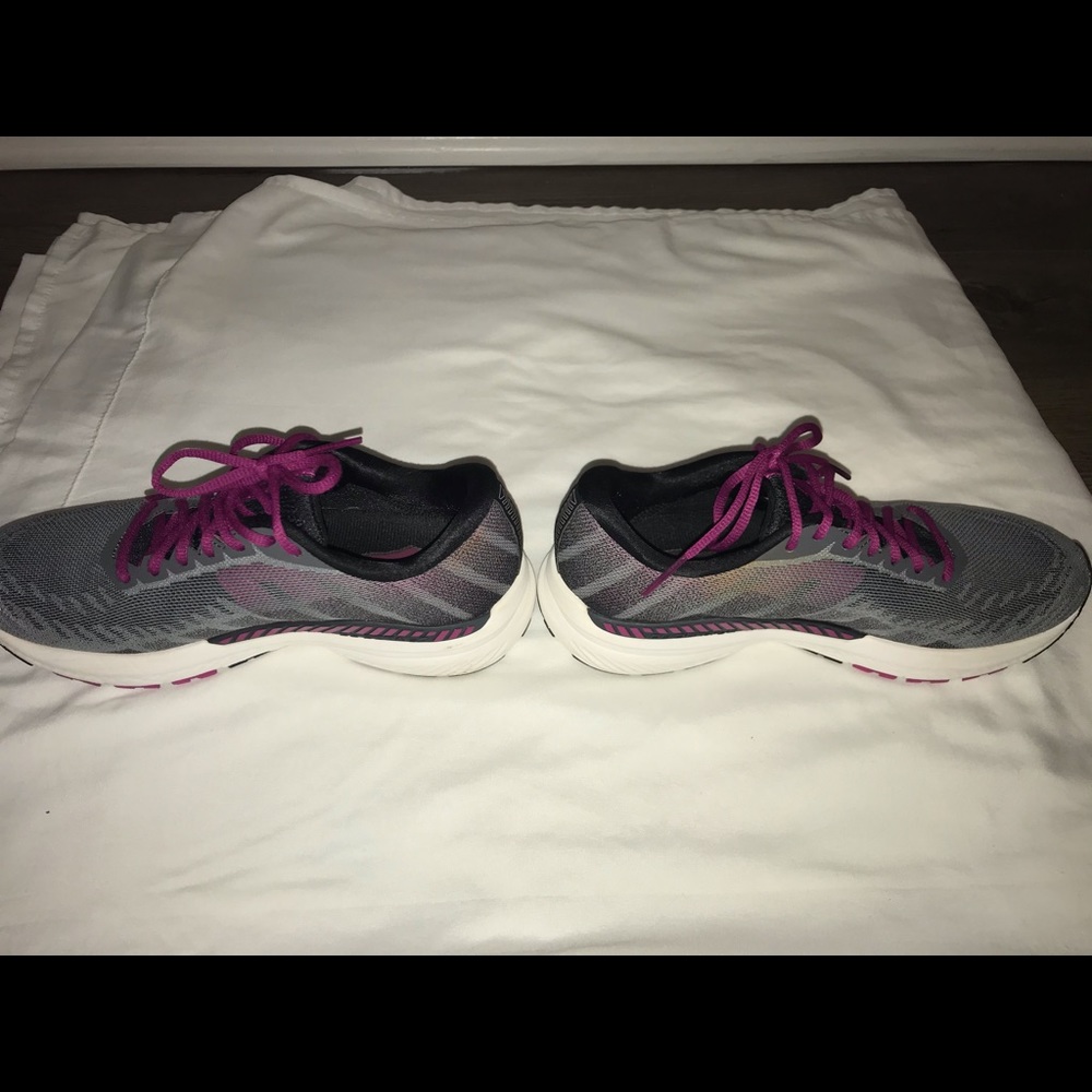 Brooks Ravenna 10 women running shoes size 6.5